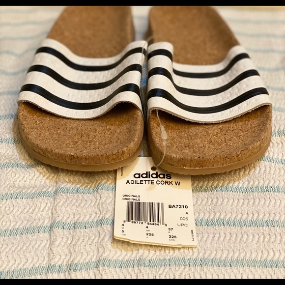 Adidas Flip Flops (nwt) size 5 *rare find* 🦄 - Picture 4 of 4